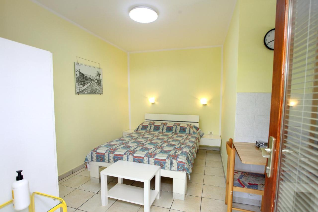 Dino Studio And Room Apartments Portoroz Exterior photo